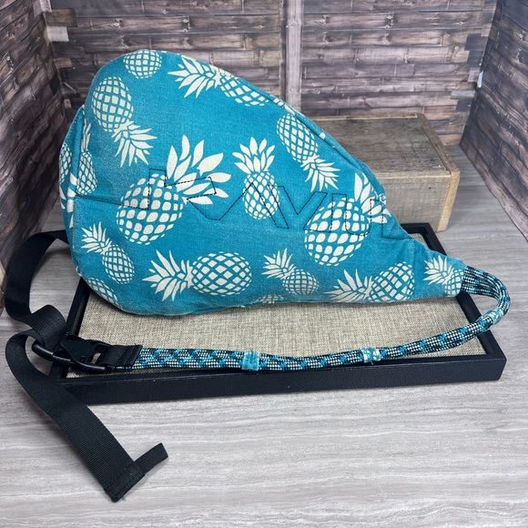 KAVU Mini Rope Sling Bag - Water-Resistant 600D Polyester, Adjustable Strap, Multiple Pockets, Evergreen Color